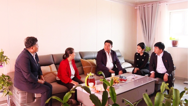 乌苏市四套班子领导开展走访慰问活动