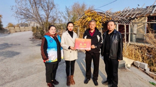 荣光！乌苏南苑街道为“四有”优秀学员家属送喜报