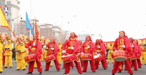 全城狂欢！乌苏社火锣鼓喧天闹元宵