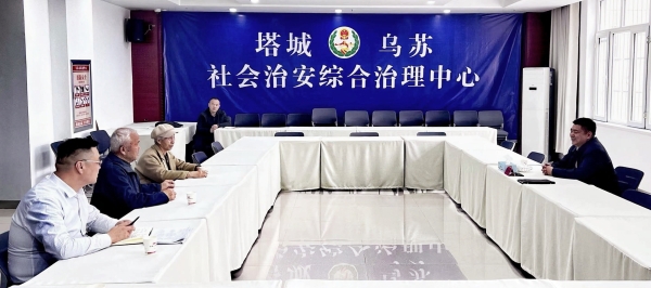 市委书记张永宁到市社会治安综合治理中心接访